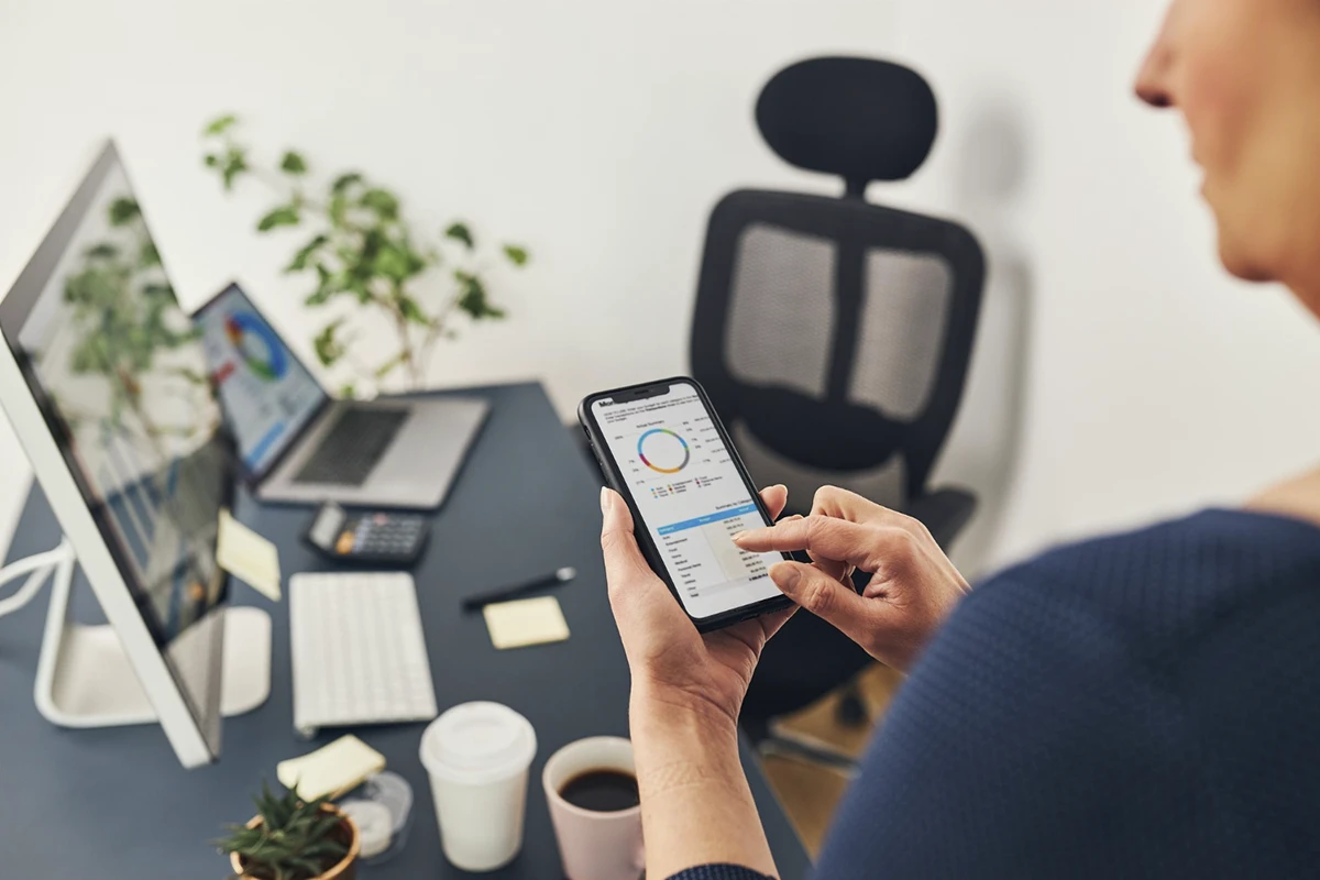 Application métier sur mesure : l’outil qui vous fait gagner du temps (et de l’argent)